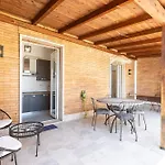 Constance Terrace By In Apartamento