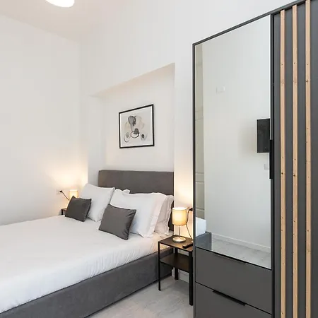 Constance Terrace By In Apartment *